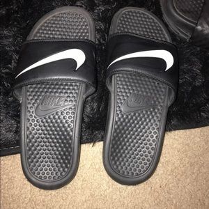 Nike slides shoes